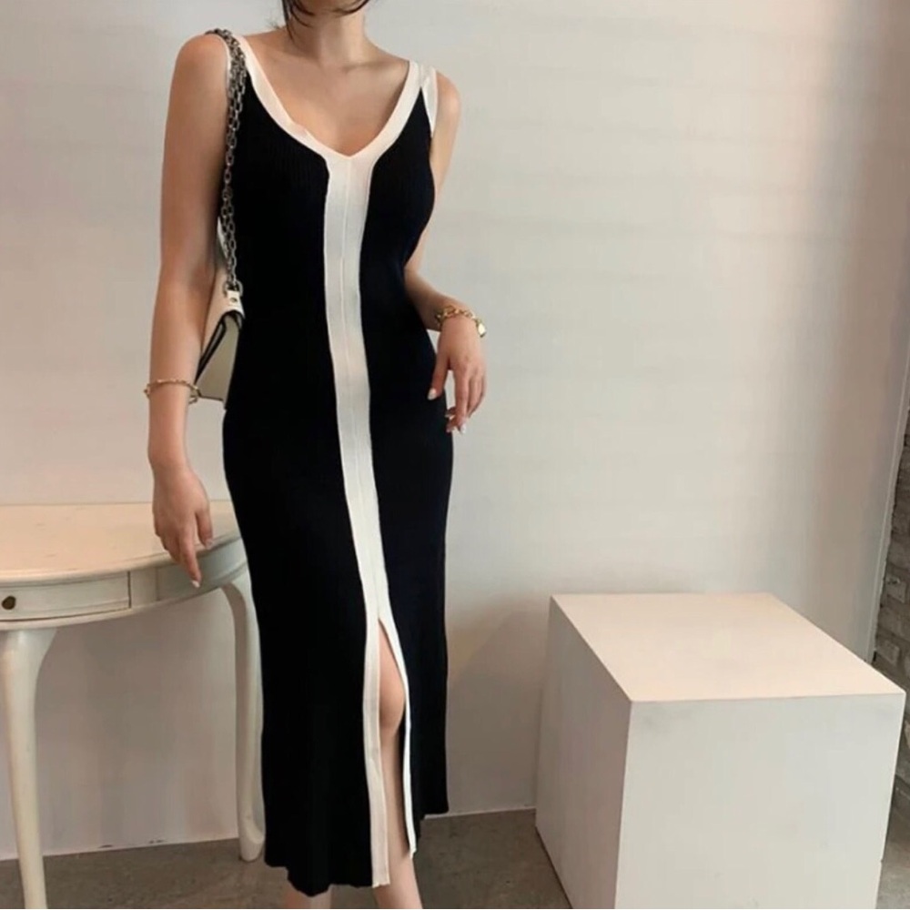 V-Neck Knit Colorblock Sleeveless Maxi Dress - Picture 11 of 16
